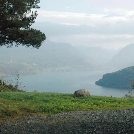Holiday home Three-bedroom In Blaksaeter Solberg (Sogn og Fjordane)
